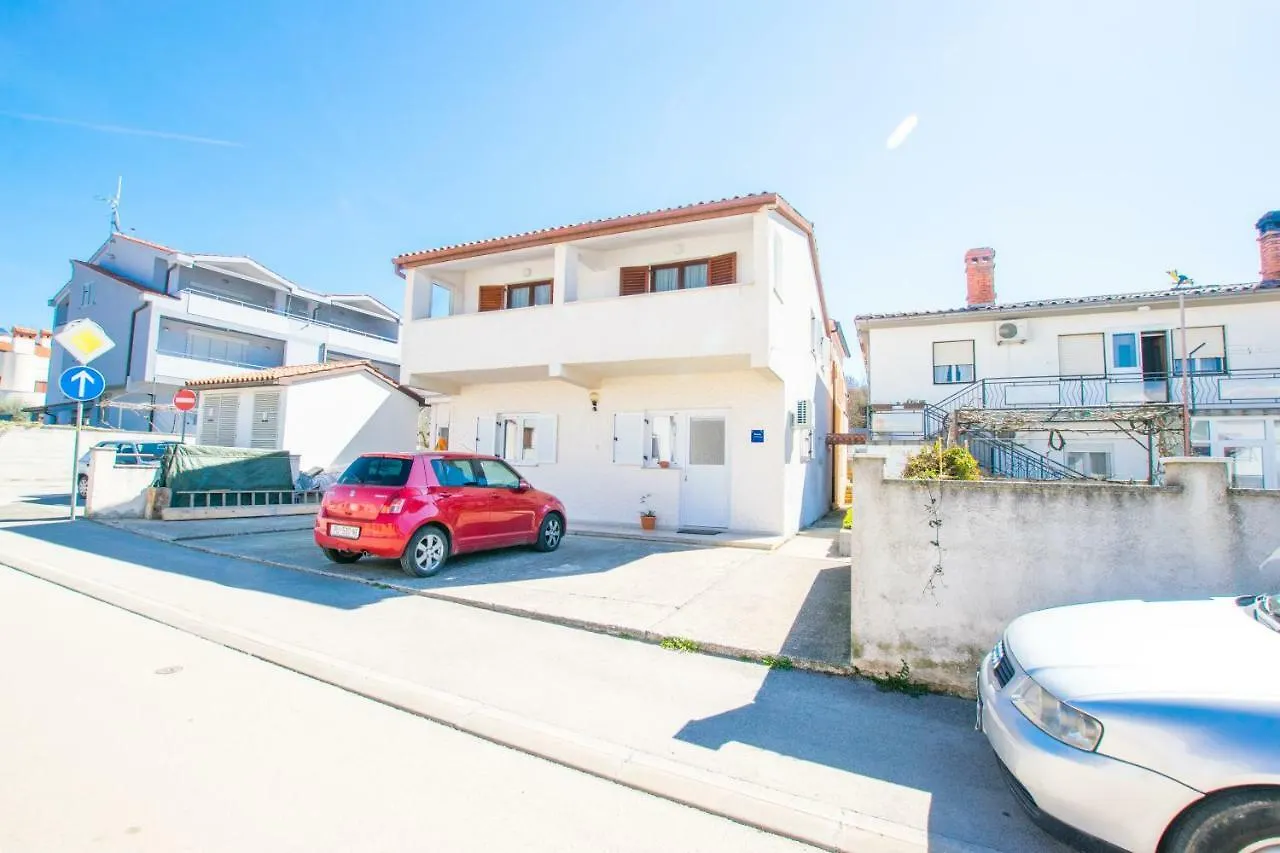 Apartments Guido Close From The Beach contacts