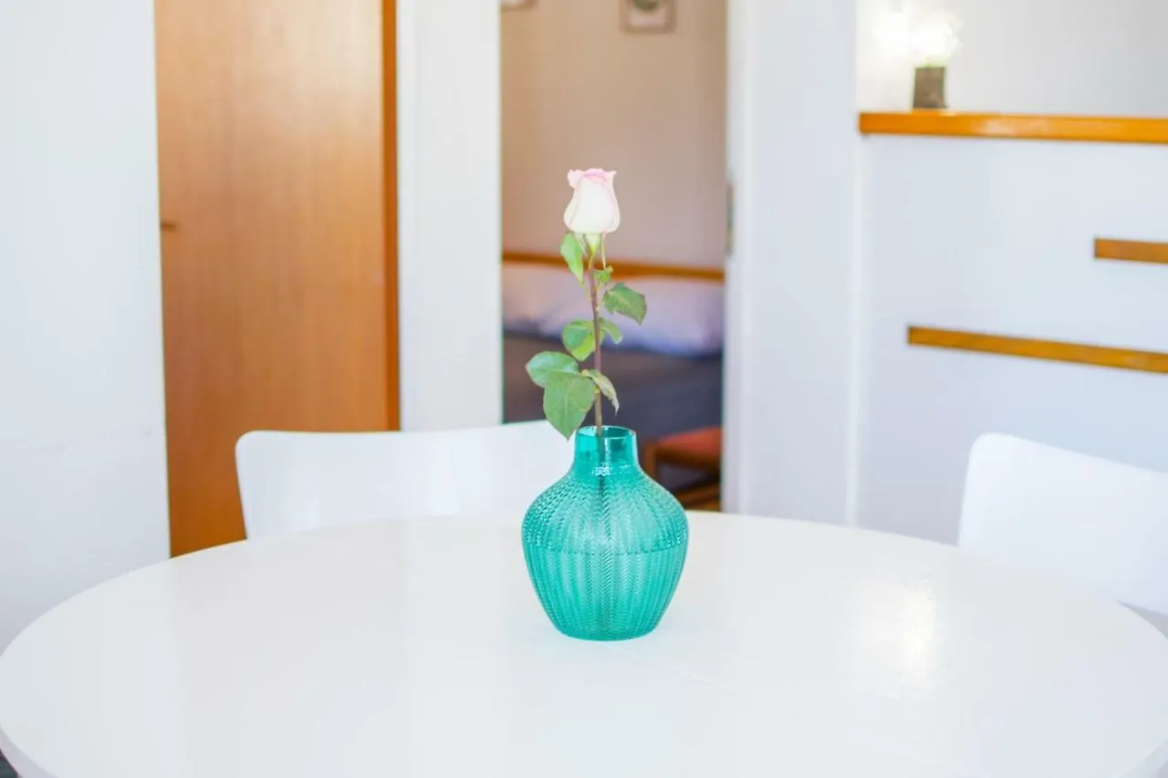 Apartments Guido Close From The Beach Pjescana Uvala 0*,