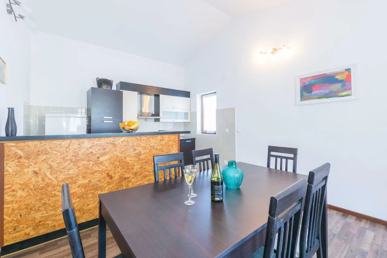 Apartments Guido Close From The Beach Pjescana Uvala 0*,