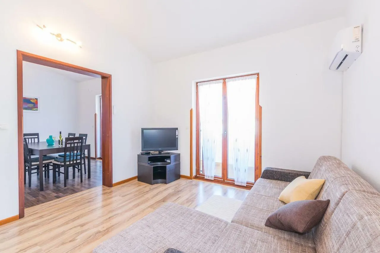 Apartments Guido Close From The Beach Pjescana Uvala 0*,  Croacia