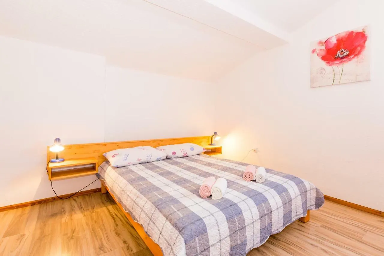 Apartments Guido Close From The Beach Pjescana Uvala 0*,  Croacia